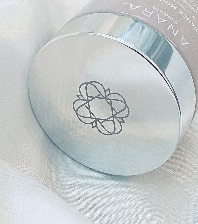 The lid of Radiance Moisturiser featuring the Anara logo