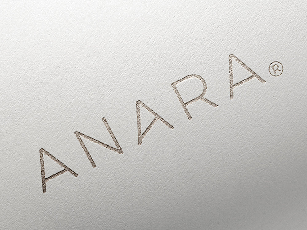 The word Anara embossed