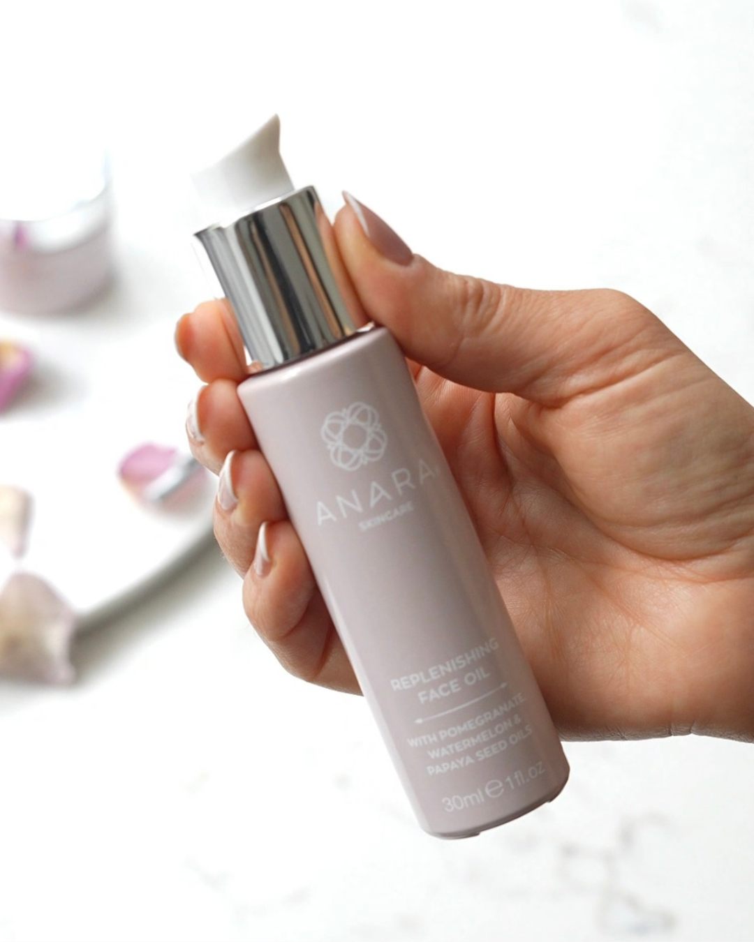 Anara Skincare Replenishing Face Oil in hand
