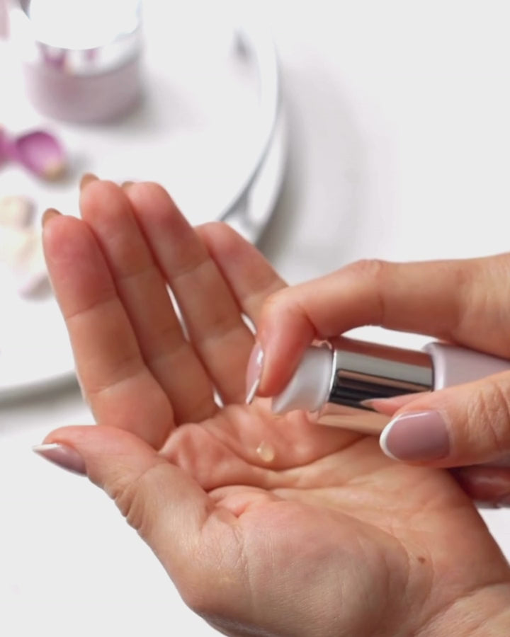 
                  
                    Load and play video in Gallery viewer, Lady applying Anara Replenishing Face Oil to skin
                  
                